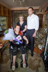 У Кам’янському для жінки з обмеженими можливостями побудували особливий пандус
